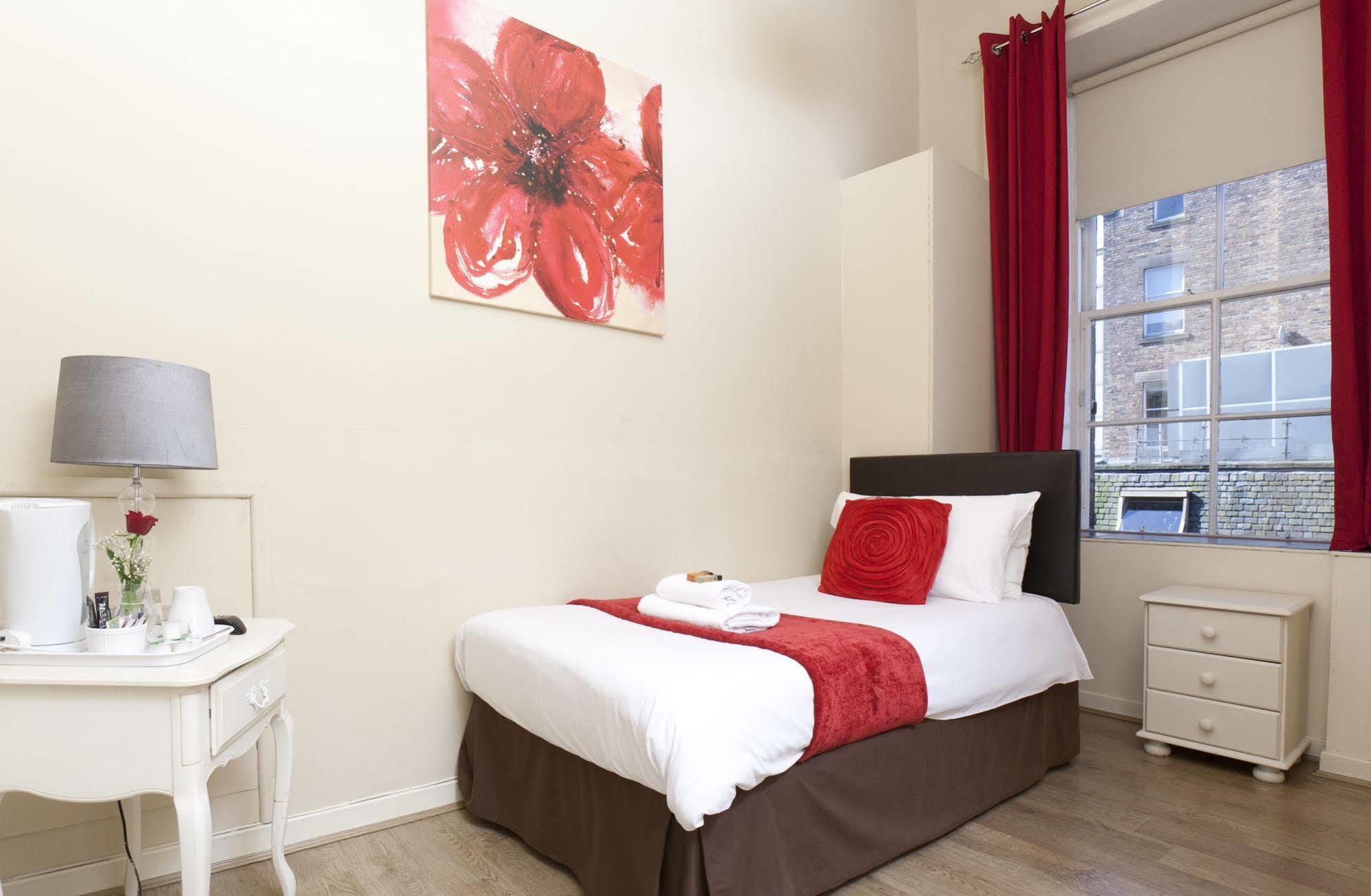Отель Edinburgh Townhouse Экстерьер фото
